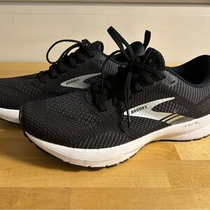Brooks Energy Black Athletic Shoes